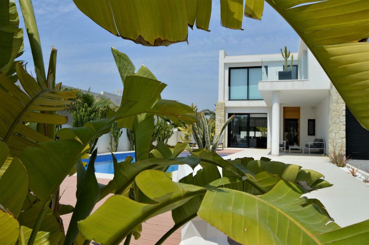 Villa With Private Pool Llobregales Екстер'єр фото